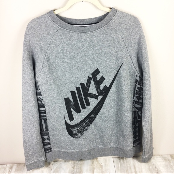 Nike Tops - Nike Graphic Pullover Sweatshirt